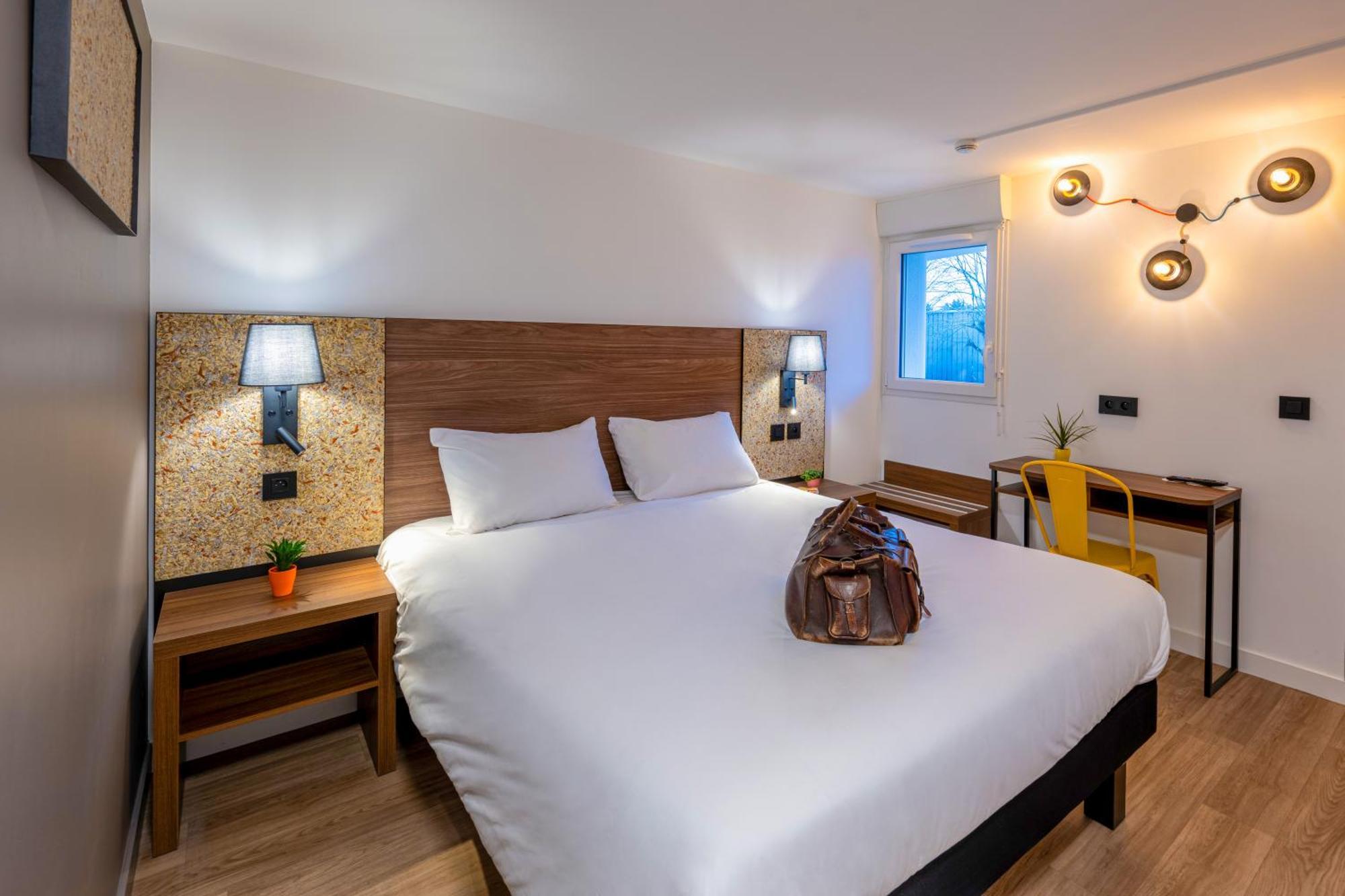 Greet Hotel Chatellerault Ngoại thất bức ảnh