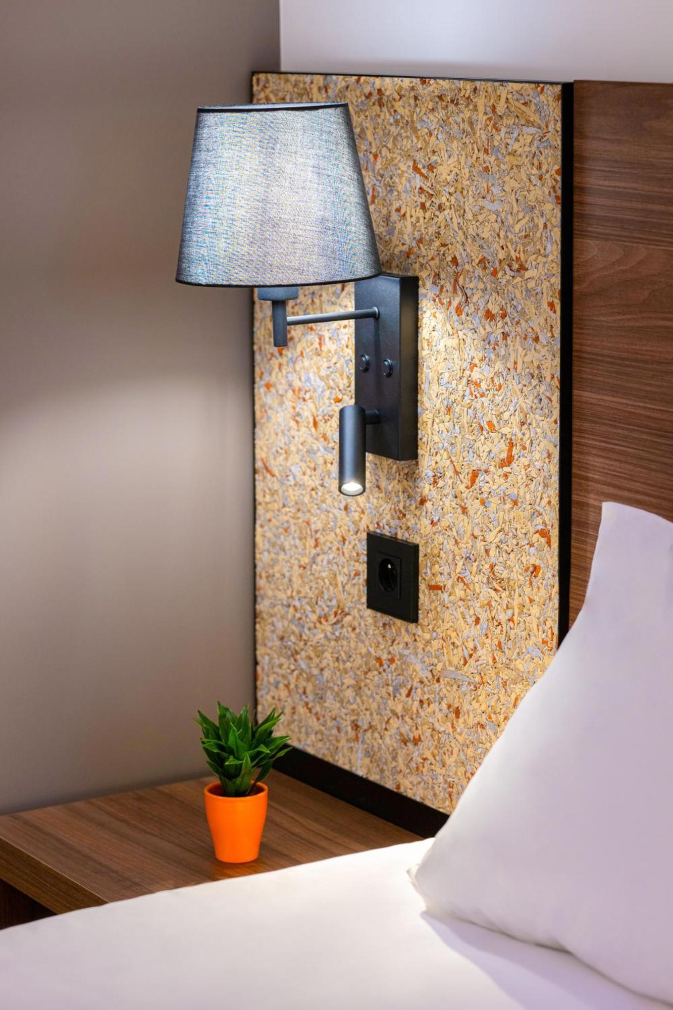 Greet Hotel Chatellerault Ngoại thất bức ảnh