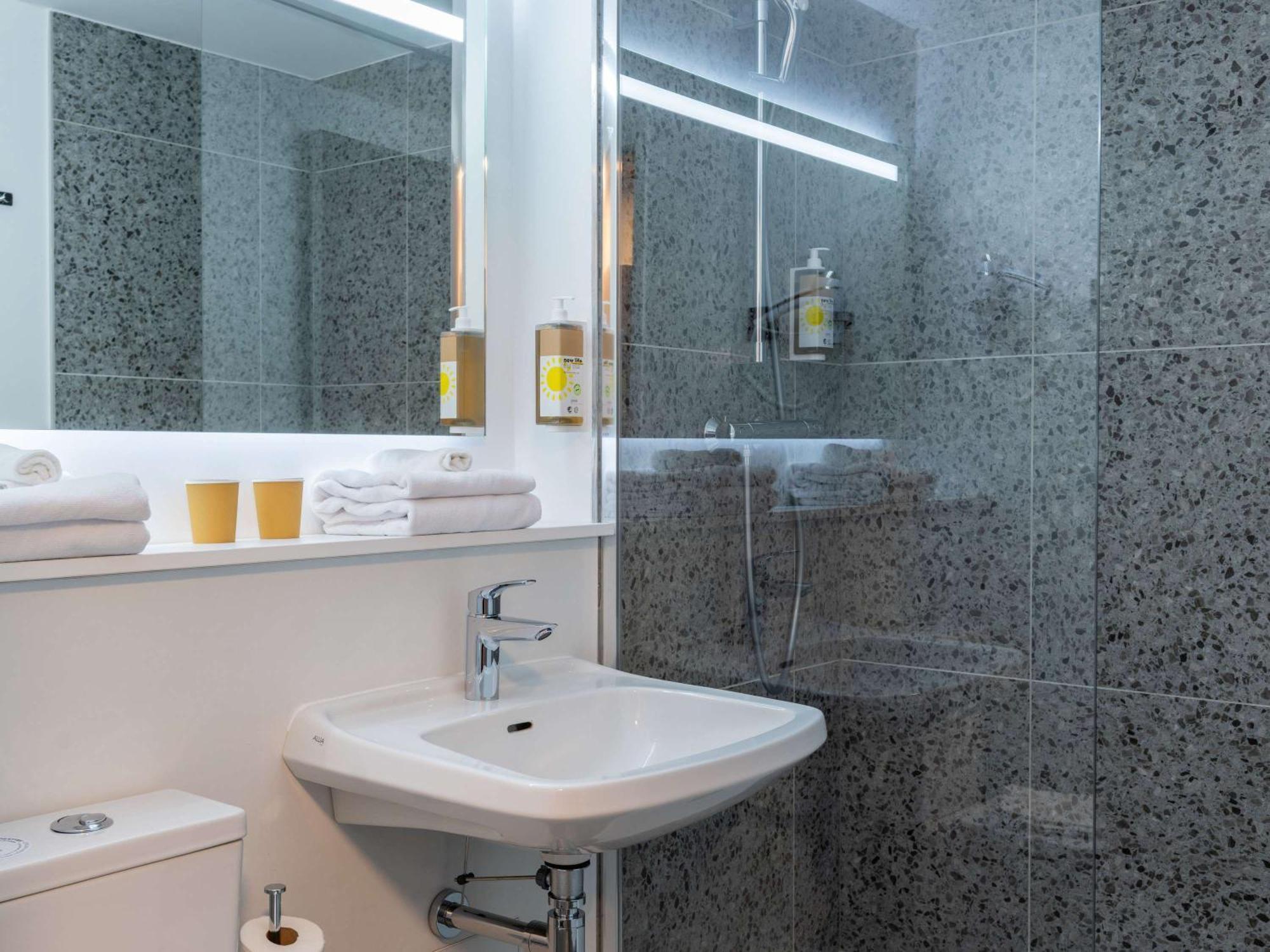 Greet Hotel Chatellerault Ngoại thất bức ảnh