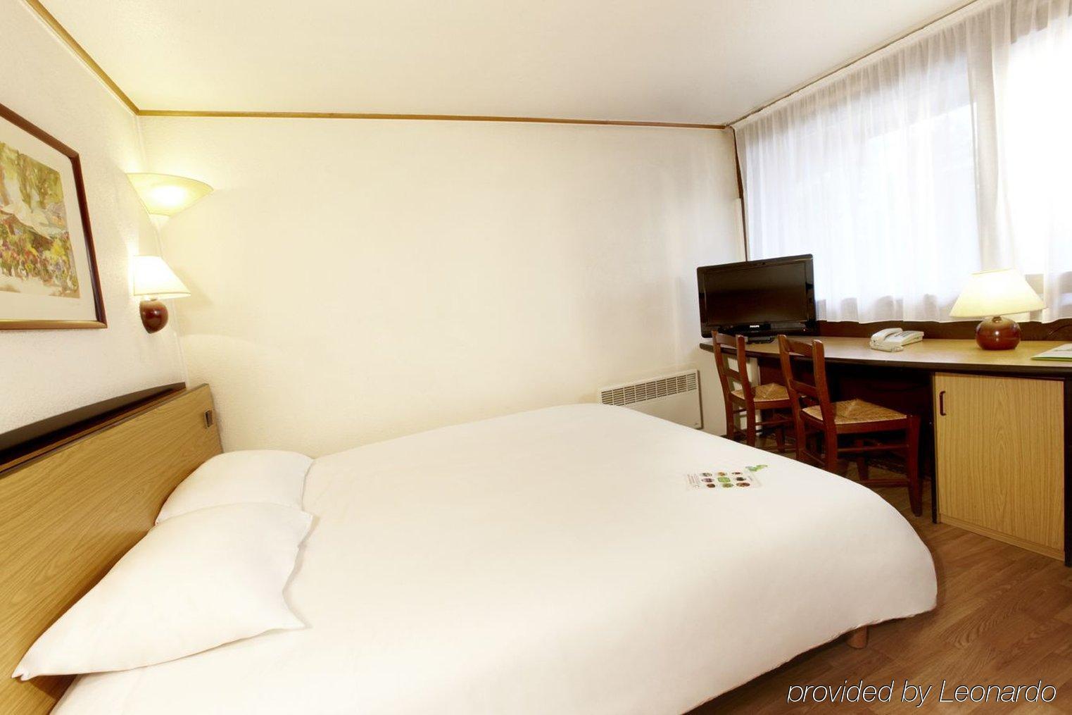 Greet Hotel Chatellerault Ngoại thất bức ảnh