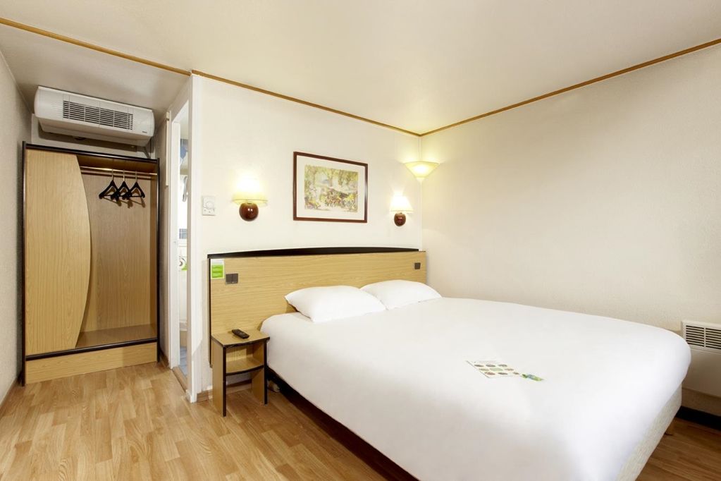 Greet Hotel Chatellerault Ngoại thất bức ảnh